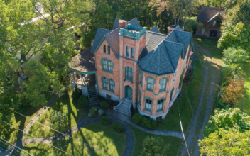 This 10-Bedroom Mansion in New York Was Offered for Only $50,000, With One Catch