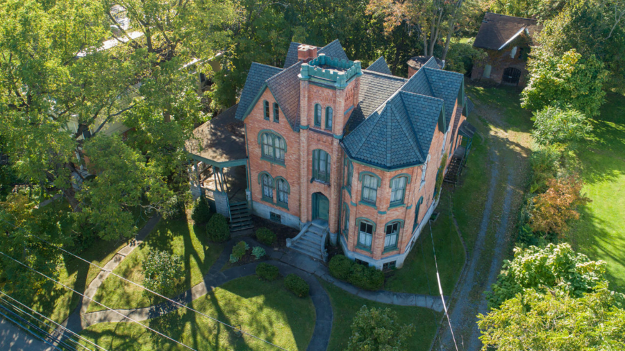 This 10-Bedroom Mansion in New York Was Offered for Only $50,000, With One Catch