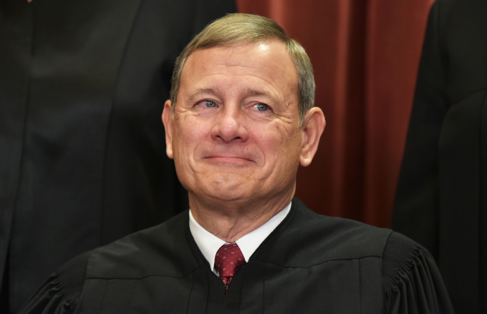 Supreme Court Chief Justice Warns of Internet Disinformation in Year-End Report