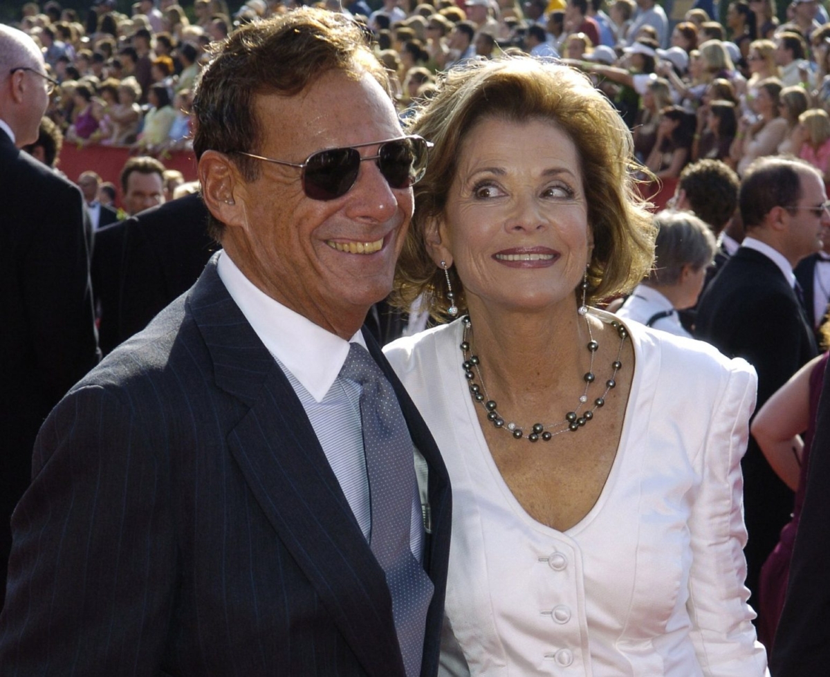 Ron Leibman, left, with his wife Jessica Walter at the 57th Annual Primetime Emmy Awards in Los Angeles., California on Sept. 18, 2005. (Chris Pizzello/AP Photo)