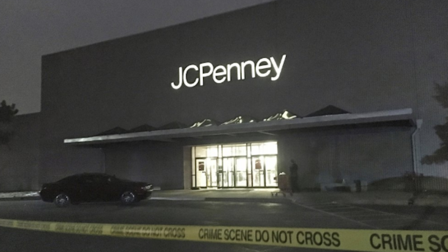 Shooting Inside Suburban Denver Mall Kills 1, Suspect Sought