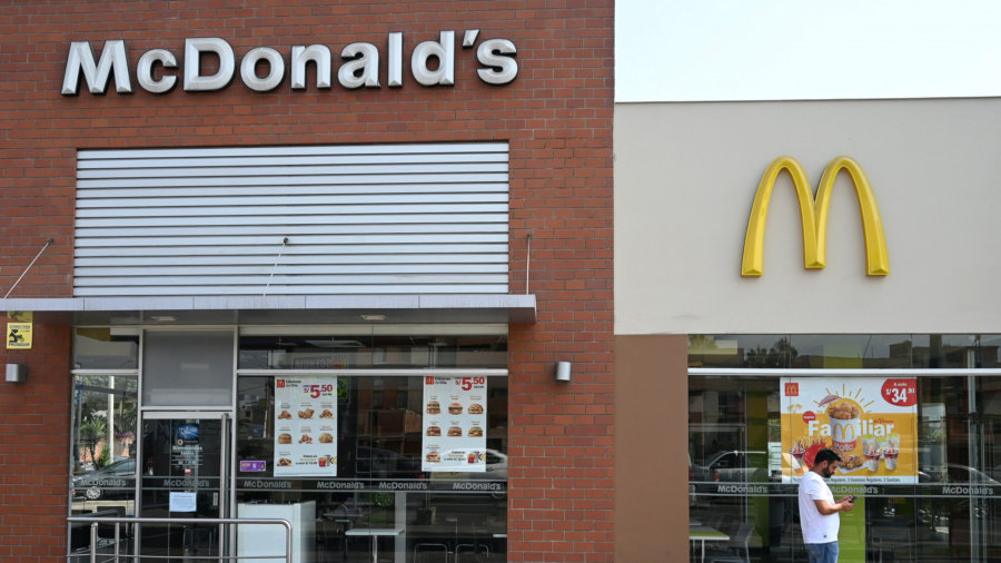McDonald’s Peru Operator Shuts Restaurants for Inspection After Employee Deaths