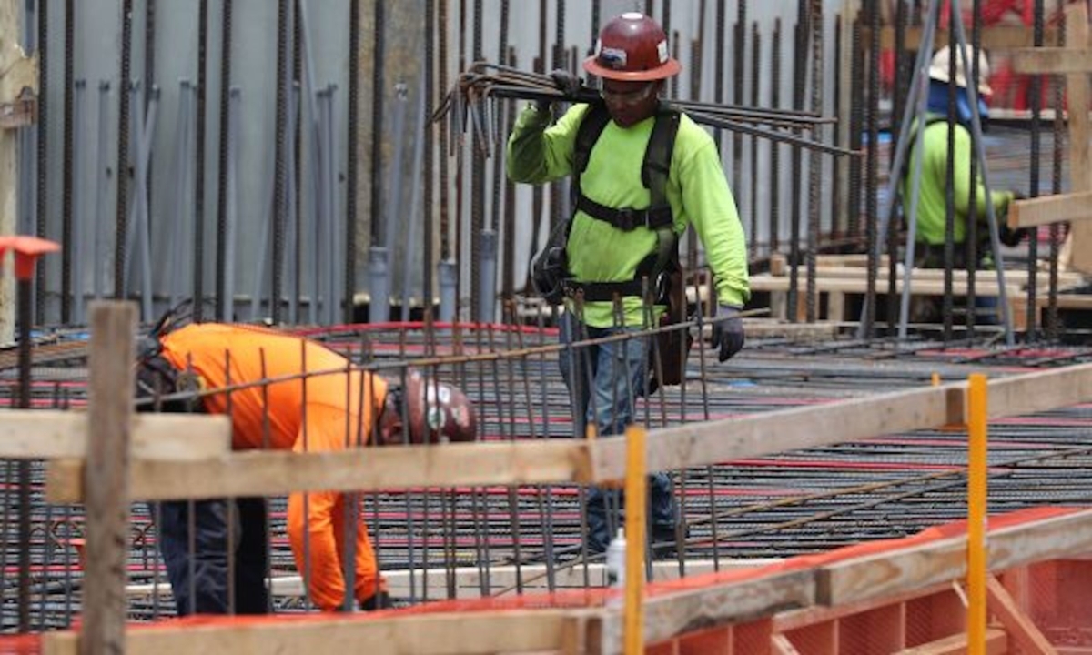 Construction workers in Fort Lauderdale, Fla., on May 3, 2019. (Joe Raedle/Getty Images)