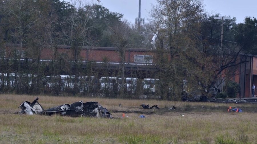 Small Plane Crashes in Louisiana, 5 Dead: Report