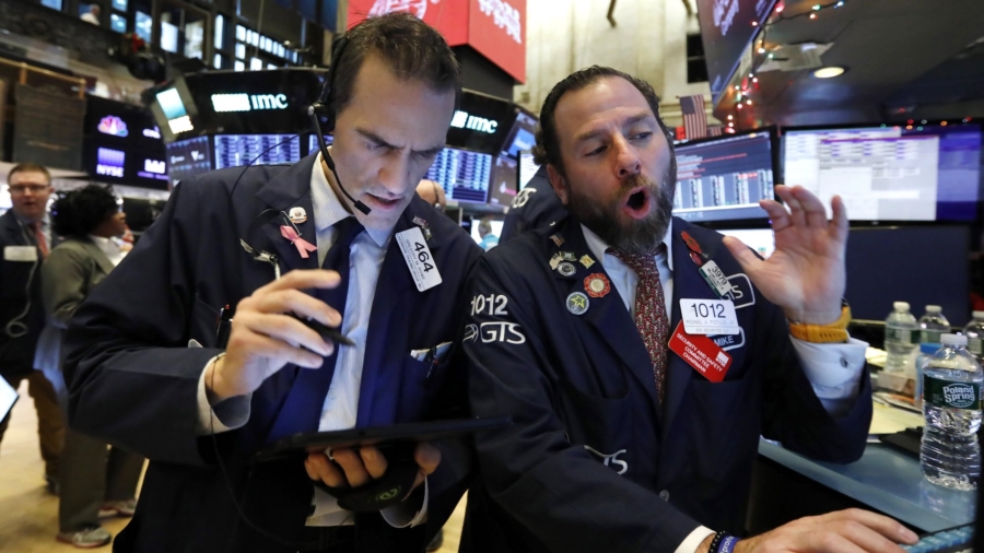 US Stocks Hit Records After Reports of ‘In Principle’ US–China Trade Deal