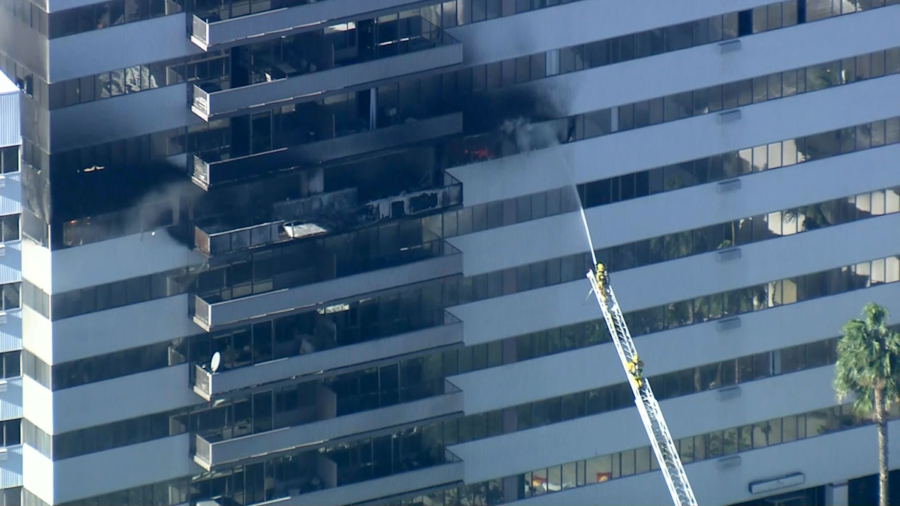 8 Injured in Los Angeles High-Rise Apartment Fire