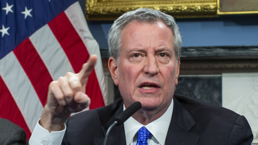 Bill de Blasio Not in Favor of NYC Council Bill That Would Let Non-US Citizens Vote
