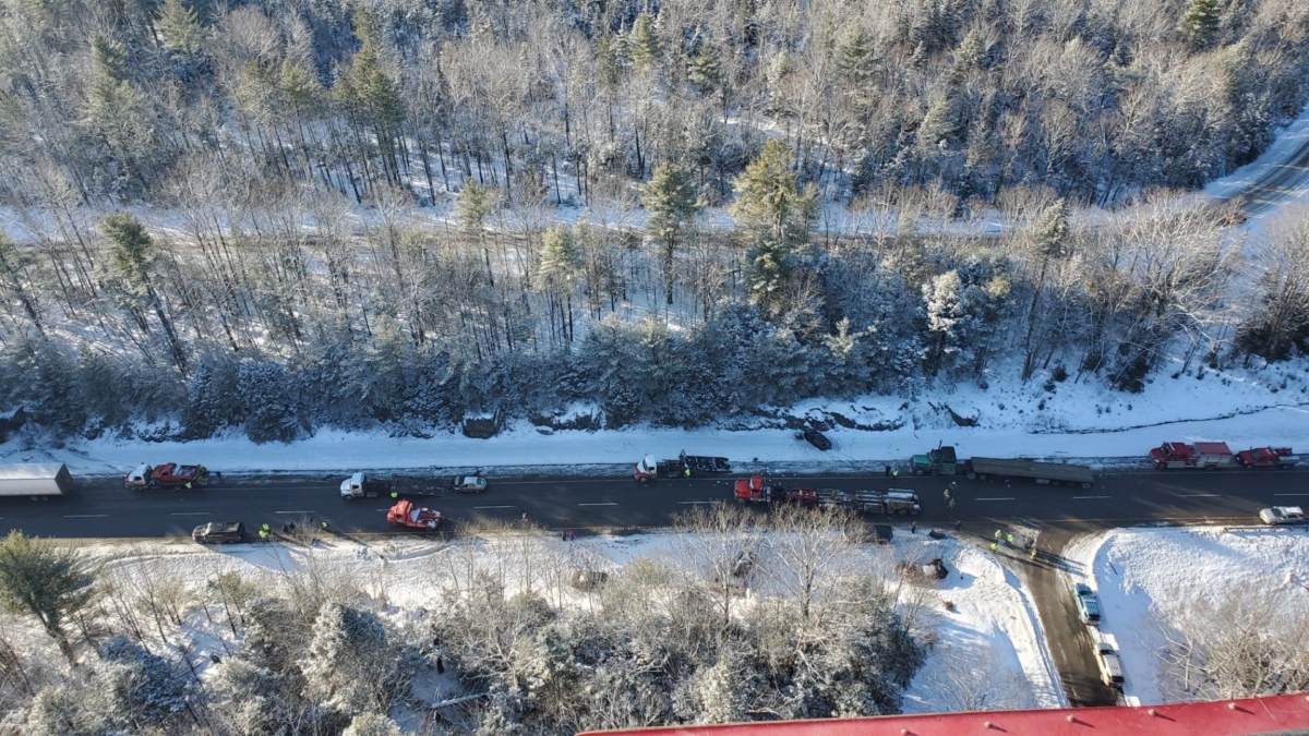 A chain reaction crash involving about 30 vehicles on Interstate 95 in Carmel, Maine, on Jan. 7, 2019. (Maine Forest Rangers)