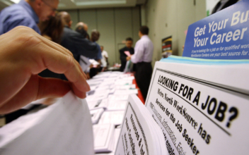 Despite Drop in Job Openings, Labor Market Remains Tight, Says Expert