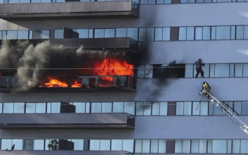 Los Angeles High-Rise That Caught Fire Lacked Sprinklers