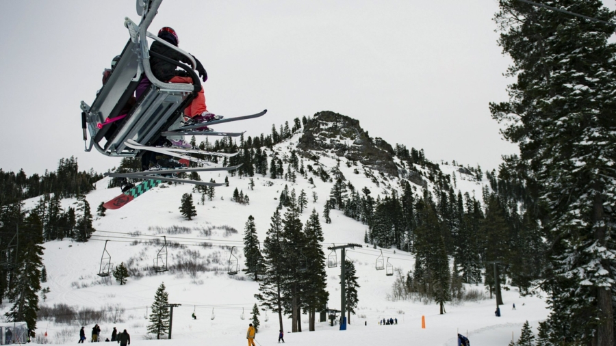 Colorado Skier Dies From Suffocation After Coat Gets Caught by Chair Lift