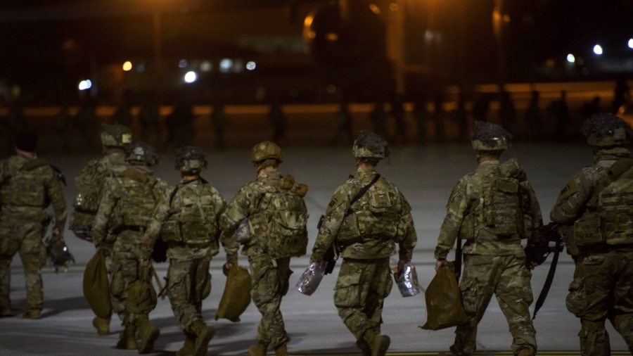 900 US Troops Deploying to Middle East as Attacks on American Forces Ramp Up
