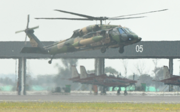 Chinese Jet Fires Flares, Forcing Australian Helicopter Into ‘Evasive Action’