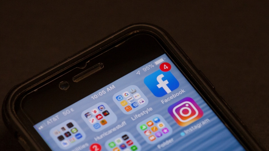 Big Tech Makes Trillions of Dollars on Users' Personal Info: Harvard Sr. Fellow