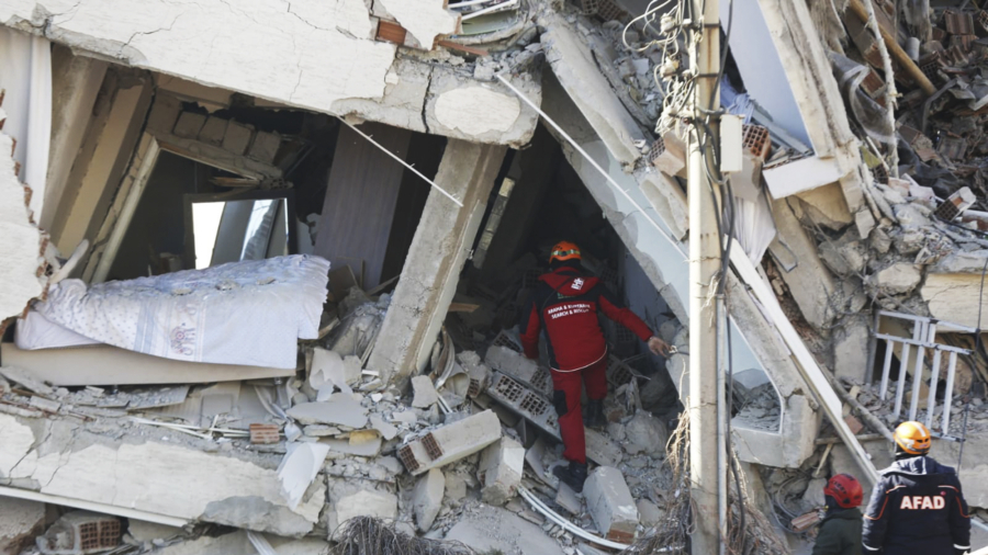 Turkish Teams Hunt for Quake Survivors as Death Toll Hits 38