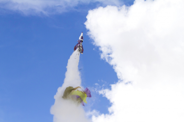 "Mad" Mike Hughes rocket takes off, with what appears to be a parachute tearing off during its launch near Barstow, Calif., on Feb. 22, 2020. (Mercedes Blackehart via AP)