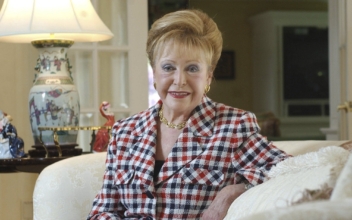Author Mary Higgins Clark, ‘Queen of Suspense,’ Dead at 92