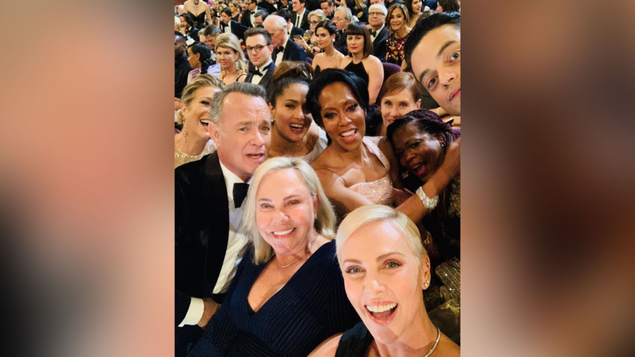 Charlize Theron Nabs Epic Oscars Selfie