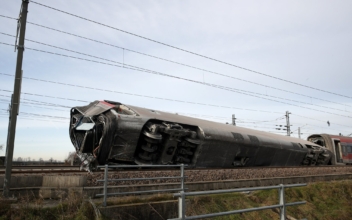 High-Speed Train Derails in Italy; 2 Railway Workers Killed