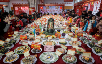Wuhan Neighborhood Infected With Coronavirus After Families Attend Banquet