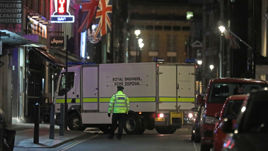 Police Evacuate Streets in Central London After Unexploded WWII Bomb Is Found