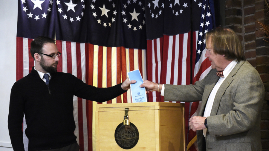 New Hampshire Residents Head to Vote in First-in-the-Nation Primaries