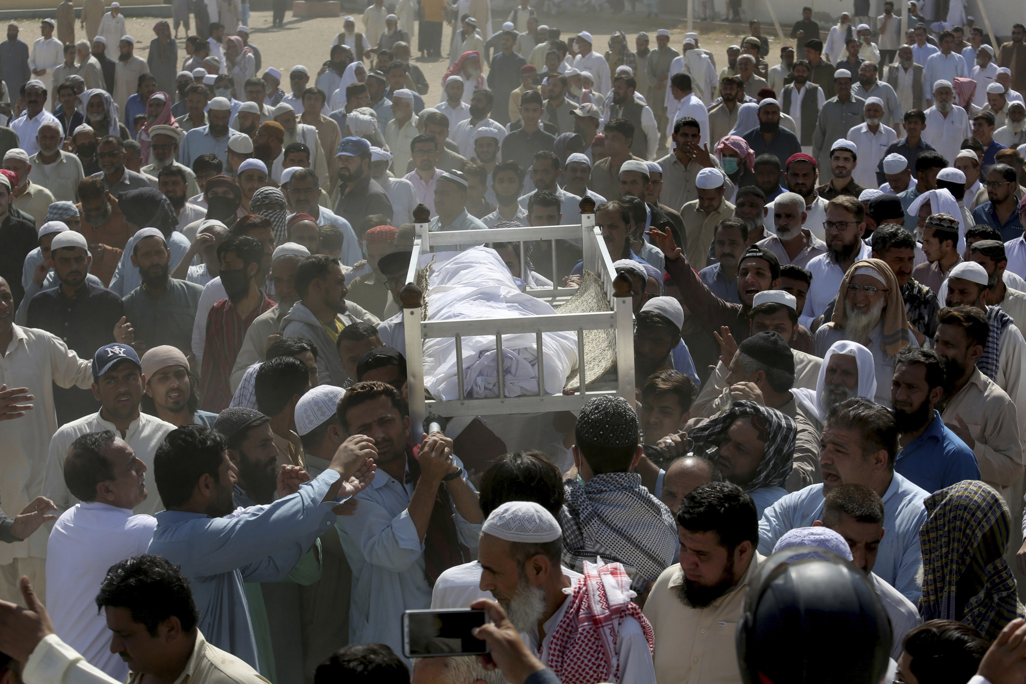 the body of a victim of a toxic gas leak-Pakistan