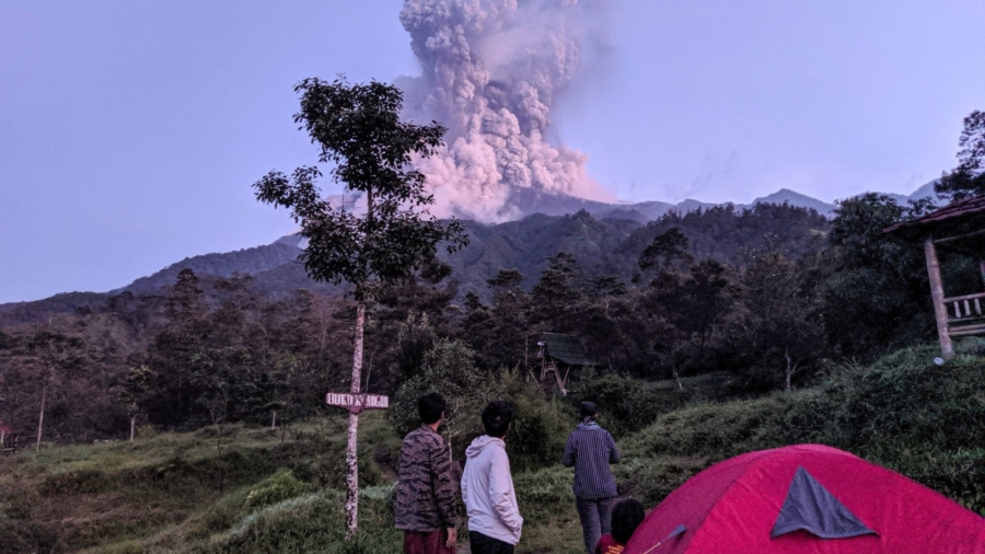 Indonesia Shuts Airport After Java Volcano Erupts