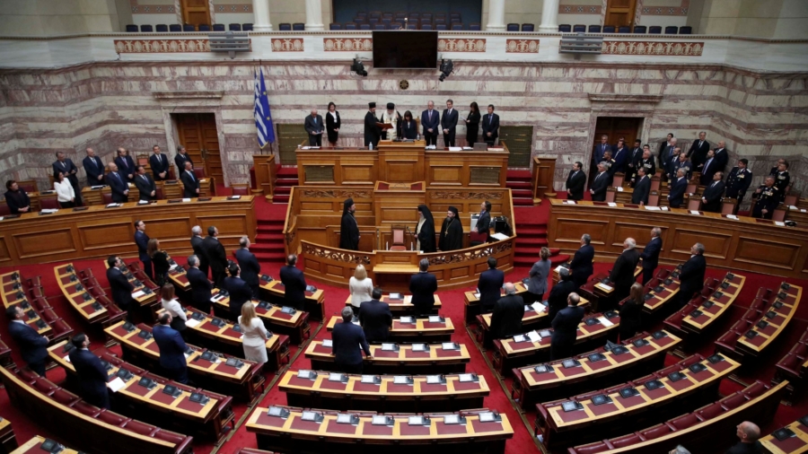 Greek Parliament Passes Extended Working Hours Bill