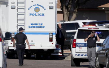 3 Dead, 1 Injured After Stabbing in Arizona Apartment