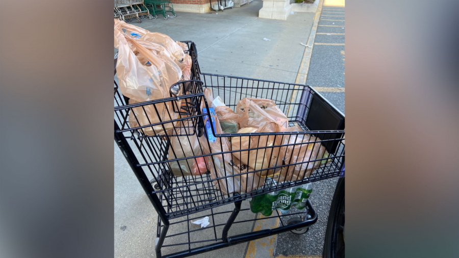Rhode Island Police Officer Buys Groceries for Elderly Shut-In Who Had No Food at Home