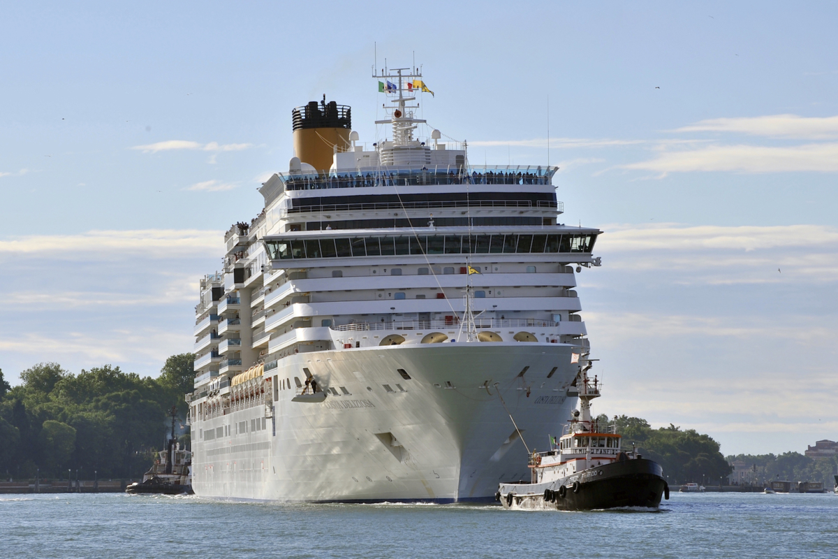 The Costa Deliziosa cruise ship leaves Venice, Italy, on May 24, 2015. (Luigi Costantini/AP)