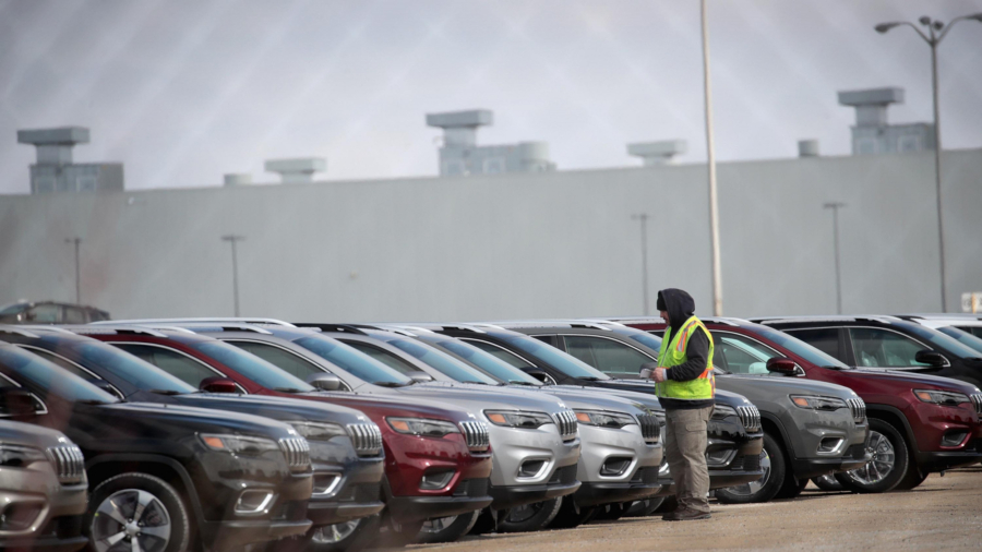 Volkswagen and Fiat Chrysler Postpone Restarting US Factories