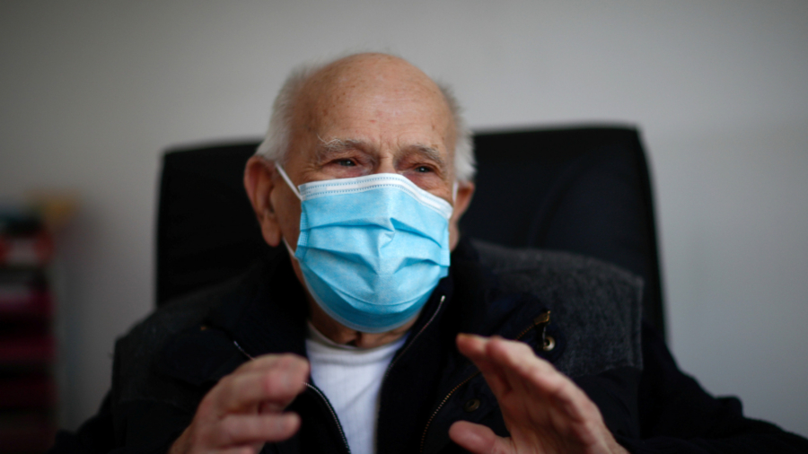 French Doctor, 98, Keeps Working Through the CCP Virus Crisis