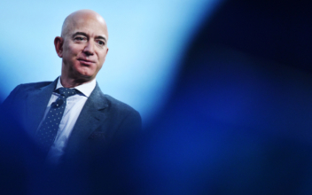 Jeff Bezos Tops Forbes List of Billionaires