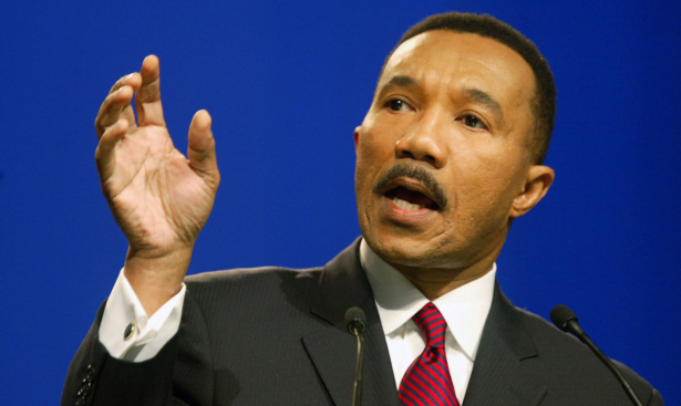 Former NAACP President Kweisi Mfume addresses the association at its 94th annual convention in Miami Beach, Florida on July 14, 2003. (Joe Raedle/Getty Images)
