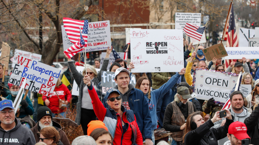 Thousands Rally in Wisconsin to Protest Lockdown Extension