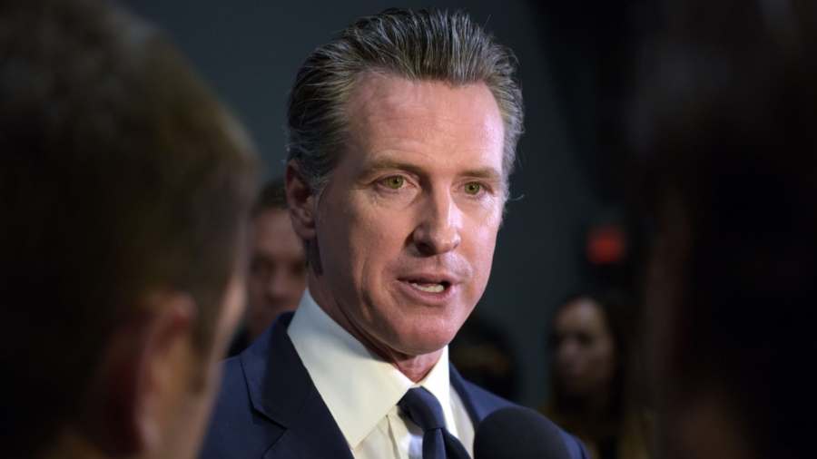 California Governor Newsom Orders Bar Closures Over COVID-19 Fears