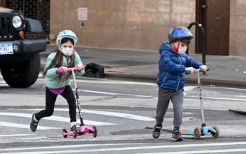 NYC Kids Under 5 Continue Masking in School