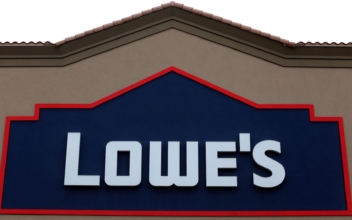 Lowe’s Beats Sales Estimates as Lockdowns Spur Home Improvement Spending