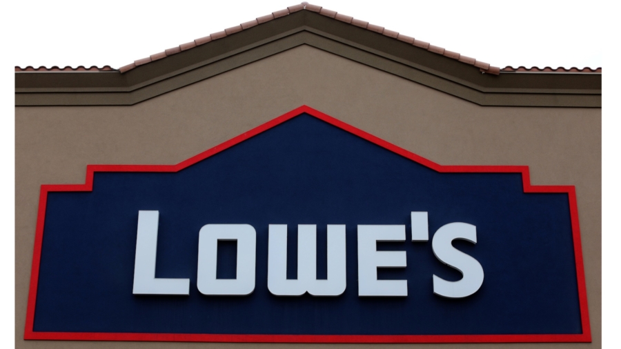 Lowe’s Beats Sales Estimates as Lockdowns Spur Home Improvement Spending