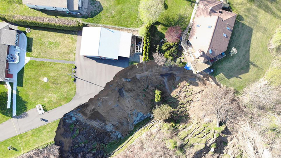 A Landslide in New York State Leaves Homes Dangling Inches Away From a Giant Crater