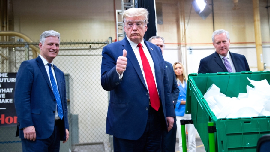 Trump Praises American Manufacturing at New Mask Facility in Arizona