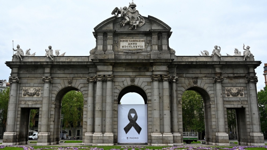 Spain Declares 10-day Official Mourning for CCP Virus Victims