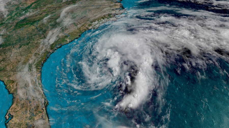 Tropical Storm Arthur Hits North Carolina Coast With Rain