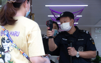 Locals Describe Severe Virus Outbreak in Wuhan