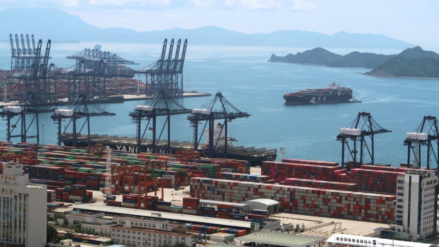 Ships in Chinese Waters Halt Tracking Signals
