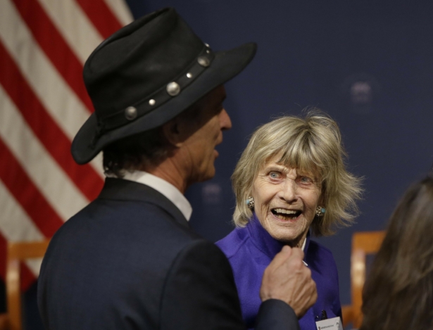 Jean Kennedy Smith talks with an attendee during the John F. Kennedy Centennial Symposium at the Harvard Kennedy School in Cambridge, Mass., on April 20, 2017. (Stephan Savoia/AP Photo)
