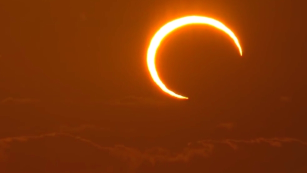 NASA reveals how the most impressive “ring of fire” annular solar eclipse of the decade will look like. Picture taken in Western Australia in May 2013. (Youtube/Astronomy Picture of the Day)