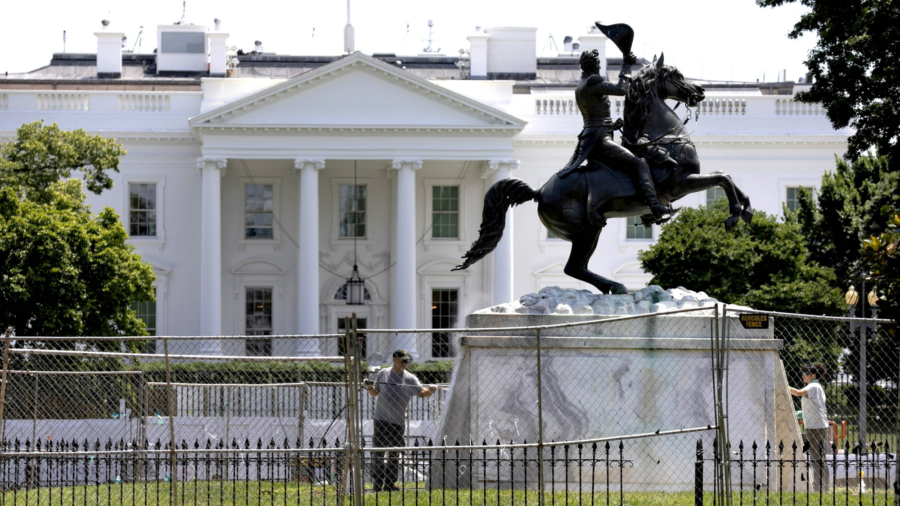Trump Announces Executive Order to Protect Monuments, Memorials, Statues